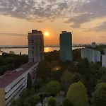 Zornitsa With Sea View And Free Parking شقة
